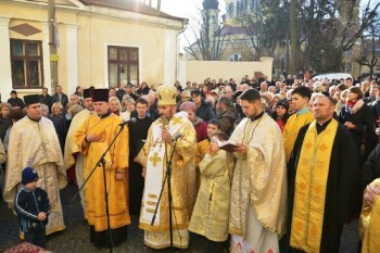 Митрополитові Шептицькому встановили вже четверту меморіальну дошку у Чернівцях.(ФОТО) Митрополитові Шептицькому встановили вже четверту меморіальну дошку у Чернівцях.(ФОТО)
