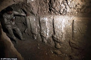 Археологи розкопали, під могилою пророка Іони, палац біблійного царя Сеннахирима.(ФОТО) Археологи розкопали, під могилою пророка Іони, палац біблійного царя Сеннахирима.(ФОТО)