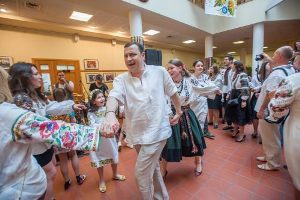 В УКУ відбувся щорічний благодійний баль «Перелаз’».(ФОТО)В УКУ відбувся щорічний благодійний баль «Перелаз’».(ФОТО)