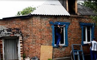 Зруйновані будівлі у буферній зоні відновлює Карітас