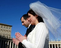 Понтифік закликав молодь не боятися подружжя