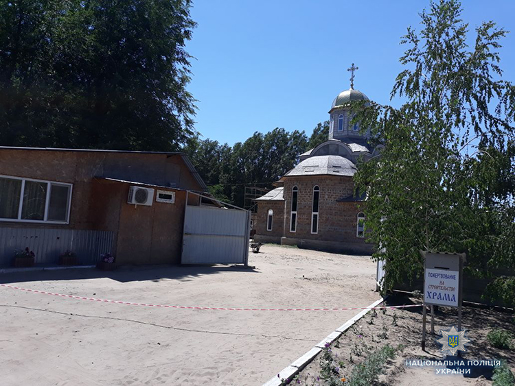 На Запоріжжі затримали зловмисників, які проникли до храму та побили його охоронця
