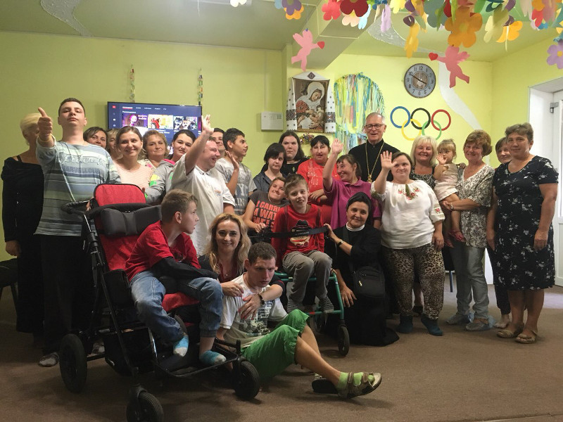 До міжнародного фонду інвалідів «Надія Є» завітав владика Діонісій