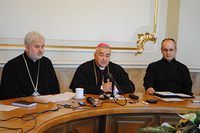 Угруповання Догнала не має жодного стосунку до Католицької Церкви, – про це заявили єпископи УГКЦ та РКЦ в Україні під час спільної прес-конференції у Львові