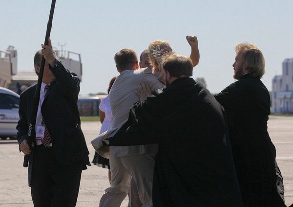 Kill Kirill. На Російського Патріарха Кирила накинулася активістка FEMEN