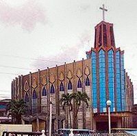У католицькому соборі південно-філіппінського міста Холо , прогримів вибух.