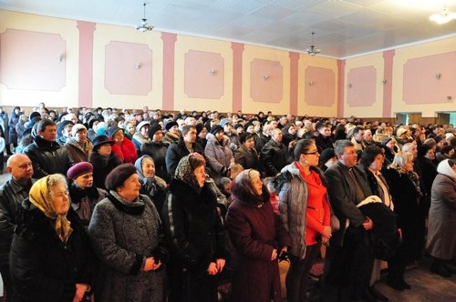 Ще на початку урочистої академії був переповнений зал людей