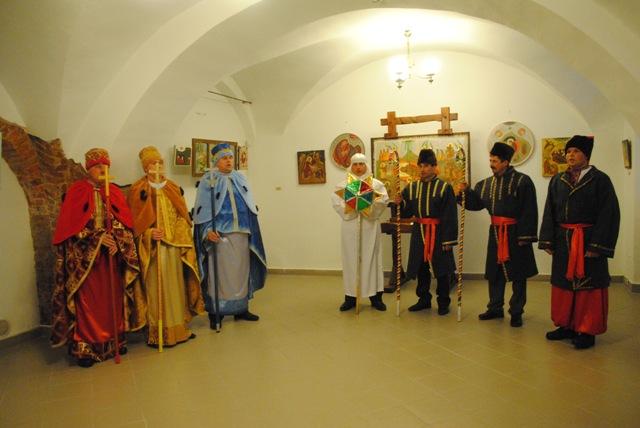Вертеп із Жовківщини взяв участь у відкритті нової виставки ікон