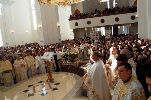 Собор, який будували 17 років, освятили в Івано-Франківську