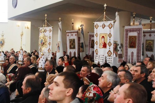 Собор, який будували 17 років, освятили в Івано-Франківську