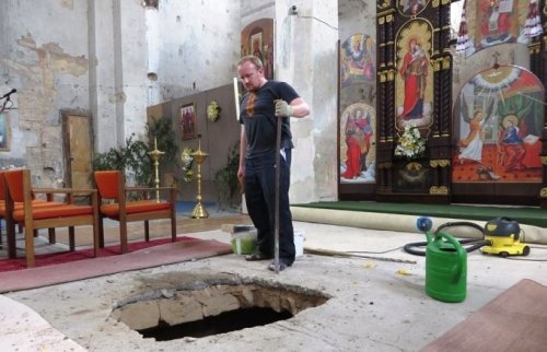 У Вільнюському храмі УГКЦ розпочали дослідження поховань, які знайшли у підземеллях У Вільнюському храмі УГКЦ розпочали дослідження поховань, які знайшли у підземеллях