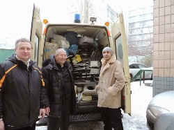 У Чернігові парафіяни УПЦ КП передали допомогу пораненим бійцям