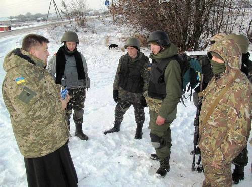Святвечір захисники Маріуполя зустріли молитвою, колядками та смачною кутею (ФОТО)