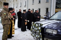 Спільна справа - церковні спільноти відправили автомобіль для капеланів