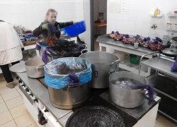 Житомирські католики влаштувати Великоднє свято для понад 5 тисяч військовослужбовців.(ФОТО)