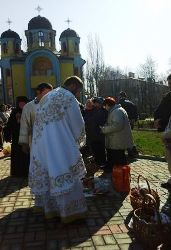 На свято Воскресіння ГНІХ в Донецьку греко-католицькі храми були переповнені.(ФОТО)