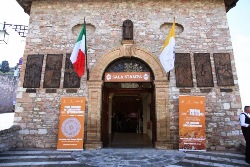 Представник УГКЦ  взяв участь у міжрелігійному круглому столі на тему інтеграції в Асижі