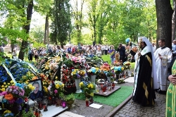 Івано-Франківськ: Патріарх Святослав відправив у Меморіальному сквері панахиду за загиблими Героями