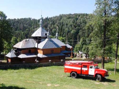 На Франківщині горіла дерев'яна церква 1891р.