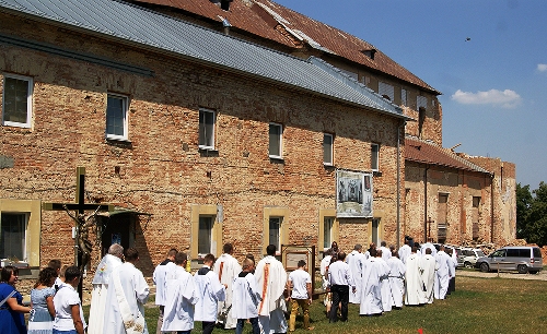 На Вінничині Нунцій Томас Ґалліксон освятив монастир отців-облатів.(ФОТО)