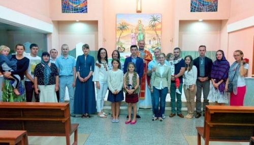 Першу Літургію у столиці ОАЕ відслужив священик УГКЦ.(ФОТО)
