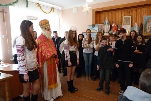 Про жодну сироту Старосамбірського району не забув св. Миколай.(ФОТО) 