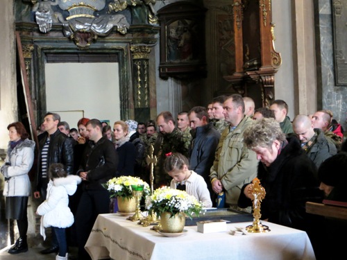 Львів: захисники Донецького аеропорту завітали на молитву до Гарнізонного храму.(ФОТО) 