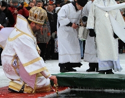 Патріарх УГКЦ Святослав над українським Йорданом – Дніпром, звершив Чин великого водосвяття.(ФОТО)