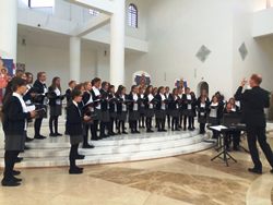 В двох храмах Києва пройшли концерти Дівочого хору з Німеччини