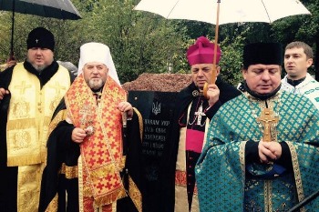 На Хмельниччинні освятили меморіальний комплекс героям АТО та каплицю Покрови Пресвятої Богородиці