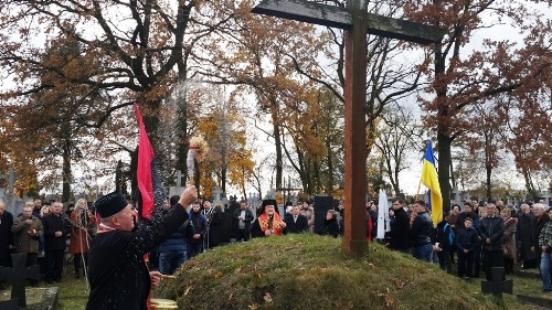 Єпископ-капелан: «Нам поручено продовжувати боротьбу» Єпископ-капелан: «Нам поручено продовжувати боротьбу»