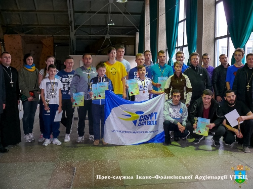 В Івано-Франківську відбувся  Архиєпархіальний турнір з настільного тенісу.(ФОТО) 