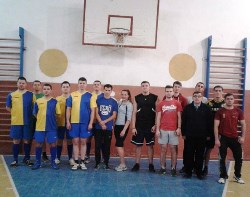У Коломиї відбувся волейбольний турнір між духовенством та студентами