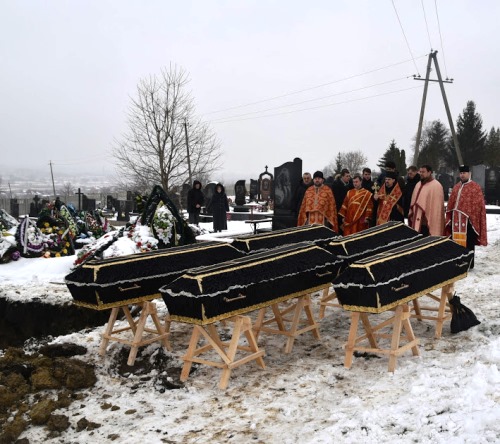У Хмельницькому здійснили перепоховання священників та мирян УГКЦ з цвинтаря кінця XVIII ст.(ФОТО)