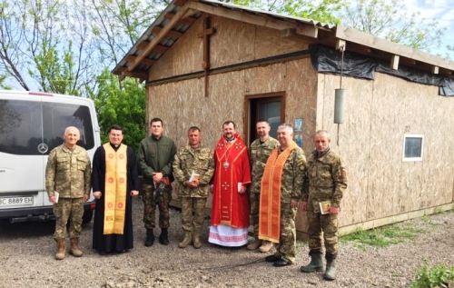 Єпископ УГКЦ з пасхальною місією відвідує військових, що перебувають на Сході України