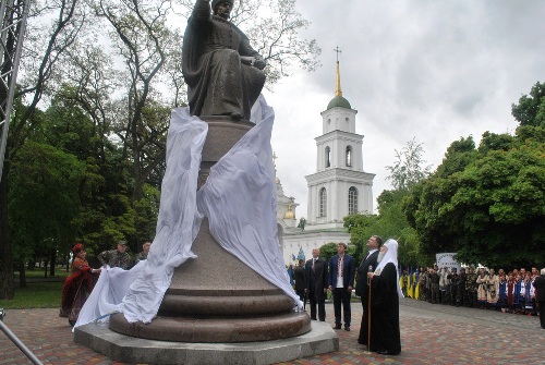 У Полтаві Патріарх Філарет та Президент Петро Порошенко відкрили пам'ятник Івану Мазепі