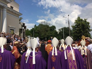 В Києві прощалися з архиєпископом Петром Мальчуком