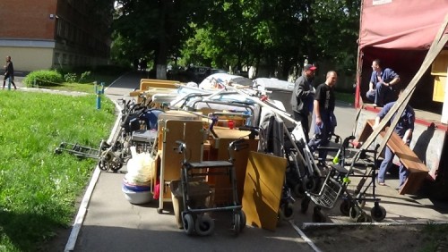 До полтавського військового шпиталю ранзитом через Львів привезли гуманітарну допомогу.(ФОТО,ВІДЕО) До полтавського військового шпиталю ранзитом через Львів привезли гуманітарну допомогу.(ФОТО,ВІДЕО)