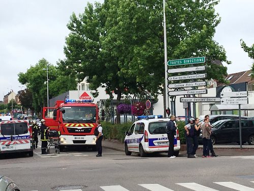 Франція: знешкоджено злочинців, які захопили заручників у храмі (ФОТО)