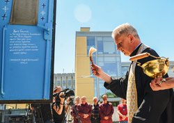Інженерів УКУ нагородили грамотами за виготовлення мобільного прально-банного комплексу.(ФОТО) Інженерів УКУ нагородили грамотами за виготовлення мобільного прально-банного комплексу.(ФОТО)