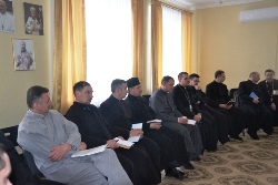 У Дрогобичі відбувся вишкіл для священиків які працюватимуть з залежними