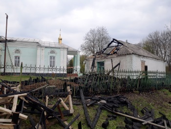 Кропивницький: невідомі спaлили підсобні споруди хрaму УПЦ МП