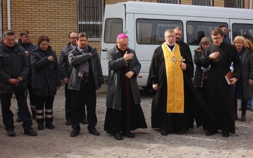 Мальтійська служба передала Карітасу польові кухні для використання у буферній зоні.(ФОТО)