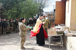Капелани УГКЦ разом з військовими в районі АТО святкували Пасху
