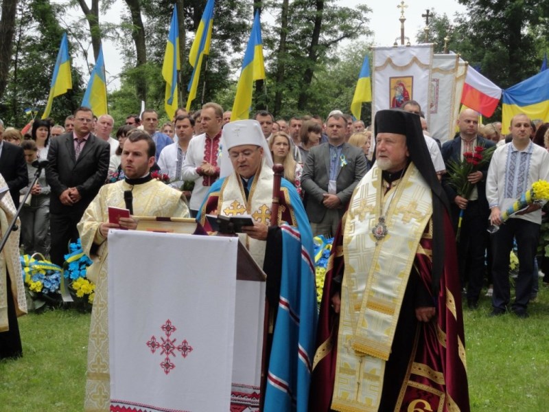 Українці та гості з України взяли участь у молитві за інтернованих воїнів і похованих у Польщі