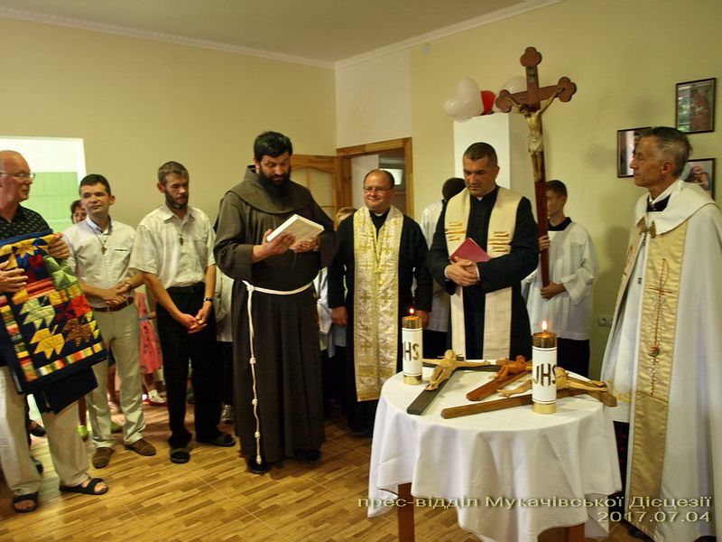 На Закарпатті посвячено новий будинок організації Карітас