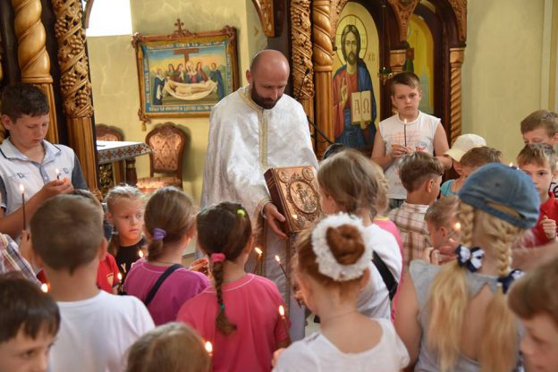 Дитячий табір “Веселі канікули з Богом” у м. Хмельницькому