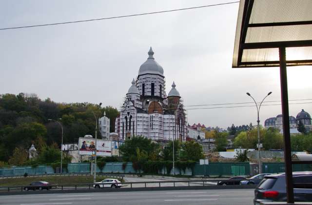 Недобудована релігійна споруда у центрі Києва стала причиною конфлікту між баптистськими громадами 