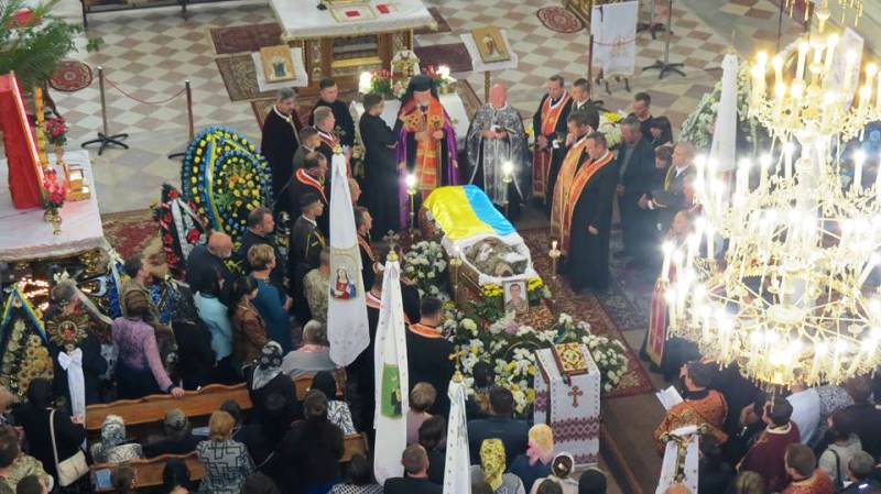 У Жовкві відбулись заупокійні богослужіння за полеглим Воїном Володимиром Турчином
