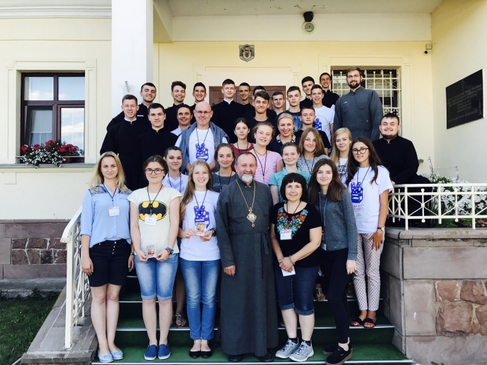 Благодійну літню школу англійської мови в Заздрості відвідав Митрополит Ігор (Возьняк)